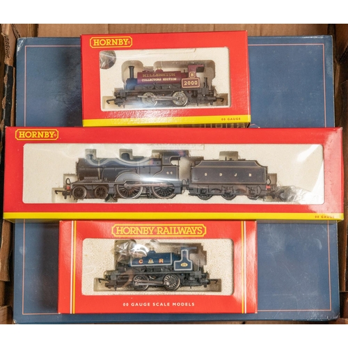 219 - 4x Hornby OO gauge railway locomotives. A Royal Doulton presentation set comprising an LMS Coronatio... 