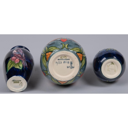 2 - 4x Moorcroft miniature vases. A Trial vase painted with humming birds by Fiona Bakewell and dated 9.... 