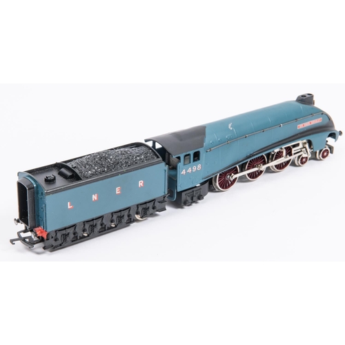 248 - A Wrenn Railways LNER Class A4 4-6-2 tender locomotive (W2212A). Sir Nigel Gresley 4498, in unlined ... 