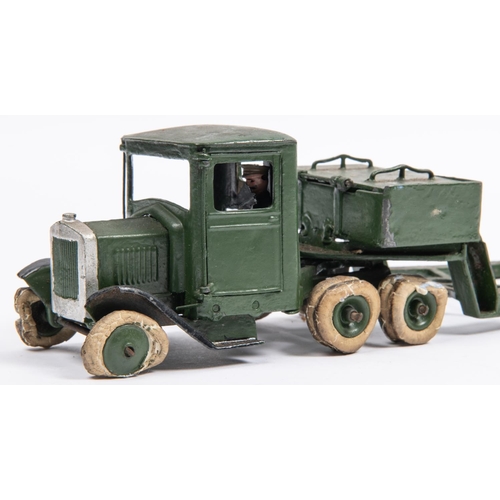 298 - A Britains British Army 18-wheel Underslung Heavy Duty Lorry (No.1641). In dark green with original ... 