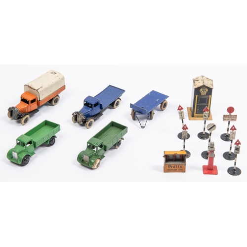 393 - 5x Dinky Toys commerical vehicles, all with first type smooth black wheels, and 4x examples with whi... 