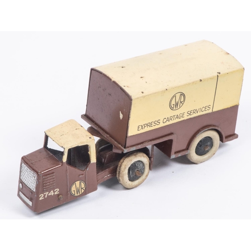 397 - A Dinky Toys 33r Railway Mechanical Horse and Trailer in GWR chocolate and cream livery, EXPRESS CAR... 