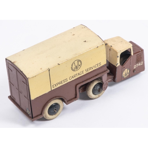 397 - A Dinky Toys 33r Railway Mechanical Horse and Trailer in GWR chocolate and cream livery, EXPRESS CAR... 