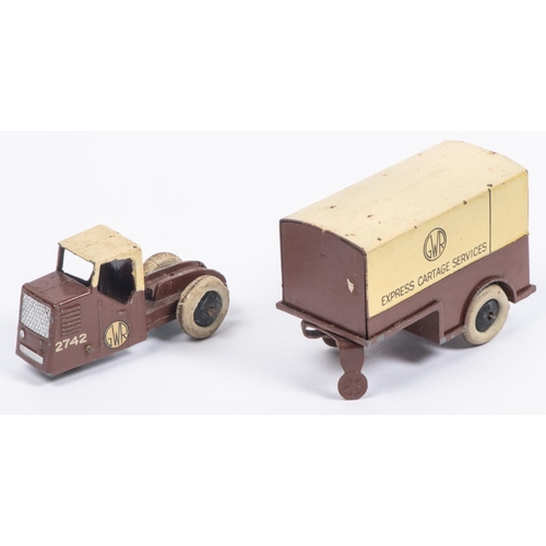 397 - A Dinky Toys 33r Railway Mechanical Horse and Trailer in GWR chocolate and cream livery, EXPRESS CAR... 