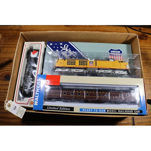 164 - American Outline HO railway. Athearn Genesis Union Pacific Co-Co SD70ACe (SD70AH) diesel locomotive,... 