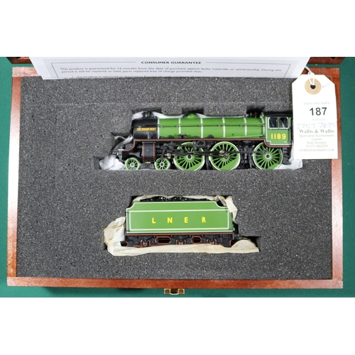 187 - A Bachmann Branchline OO gauge LNER Class B1 4-6-0 locomotive, Sir William Grey 1189, in lined green... 