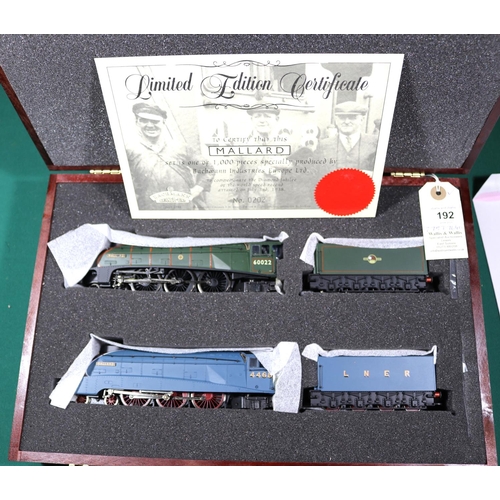 192 - A Bachmann Branchline OO gauge Class A4 Mallard 2-locomotive set. LNER Mallard 4468, in unlined blue... 