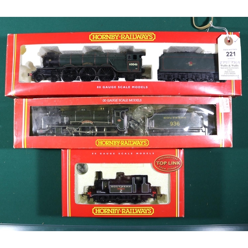 221 - 3x Hornby Railways OO gauge locomotives. A BR Class A3 4-6-2 loco, Diamond Jubilee 60046, in lined B... 