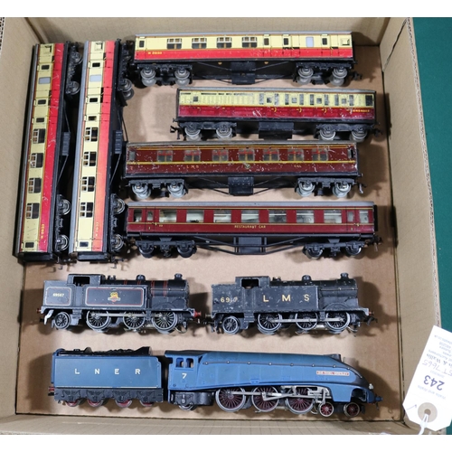 243 - 9x Hornby Dublo items. Including 3x locomotives for 3-rail running; an LNER Class A4, Sir Nigel Gres... 