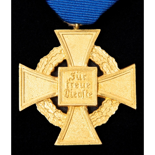 100 - A Third Reich Faithful Service Decoration, in gilt for 40 years service. VGC, £30-50