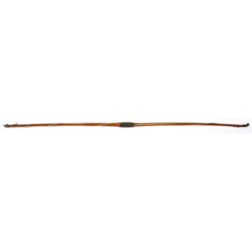 374 - A good quality vintage English longbow, 75