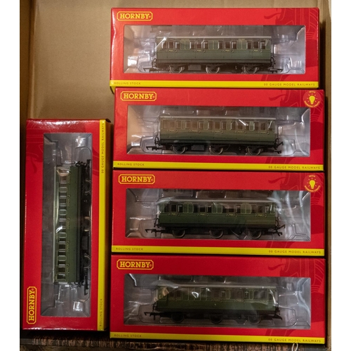 12 - 5 Hornby Hobbies Southern Railway 6 Wheel Coaches. 2x 1st Class Coach with lights (R.40131 and R.401... 