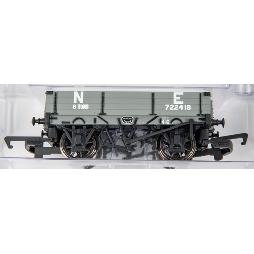 22 - 2 Hornby Hobbies Train Packs. A Peppercorn 2-6-0 K1 Class Freight Pack (3671). Comprising a British ... 