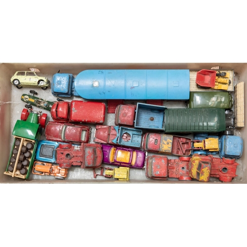 229 - Quantity of Tractor models by various makers, Corgi, Matchbox, Dinky, Britains, Ertl, and others, Lo... 