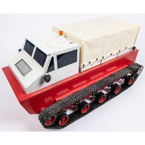 269 - An unusual model of an Artic/Antarctic style amphibian tracked cargo vehicle, fitted with working li... 