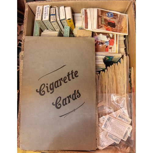 4 - A quantity of cigarette cards and Brooke Bond collector's cards. Many hundreds of loose cards. 8x Wi... 