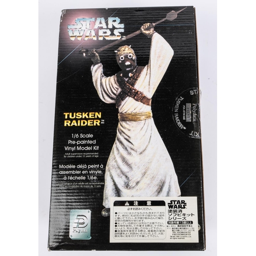 406 - Quantity of Star Wars toys and related items, 1/6 scale pre-painted vinyl model kit of Tusken Raider... 