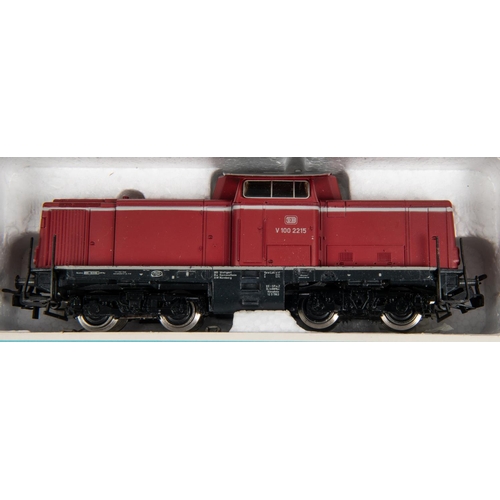 79 - 3x Marklin HO gauge German/Swedish outline 3-rail locomotives. A DB Bo-Bo diesel loco (3075), 216 02... 