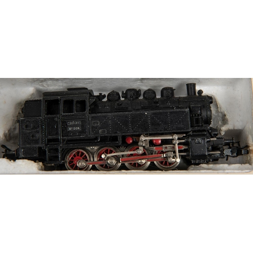 81 - 3x Marklin HO gauge railway 3-rail locomotives. A DB 4-6-2 tender loco, 01 097, in black (3048). A 2... 