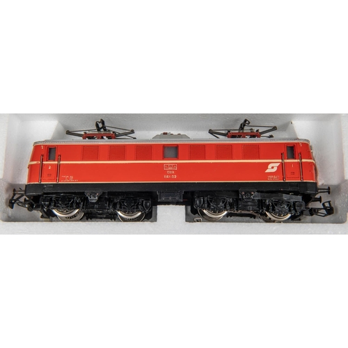 83 - 4x Marklin HO gauge 3-rail locomotives. A DB 0-6-0 diesel loco (3065), 260 417-1, in red. An OBB Bo-... 