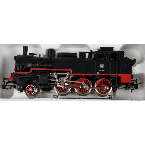 83 - 4x Marklin HO gauge 3-rail locomotives. A DB 0-6-0 diesel loco (3065), 260 417-1, in red. An OBB Bo-... 