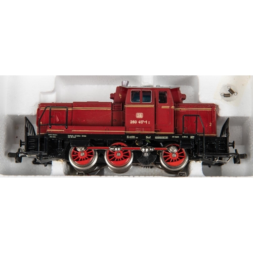 83 - 4x Marklin HO gauge 3-rail locomotives. A DB 0-6-0 diesel loco (3065), 260 417-1, in red. An OBB Bo-... 