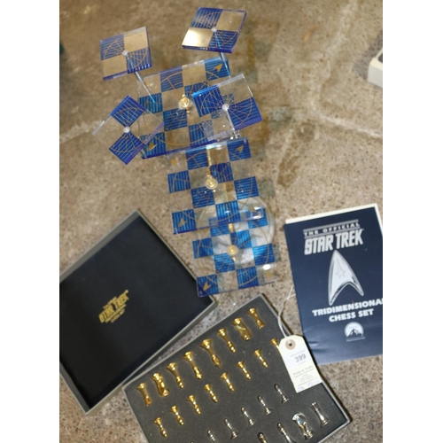 399 - Franklin mint Star Trek Tridimensional chess set. Comes complete with32 playing pieces,  booklet and... 