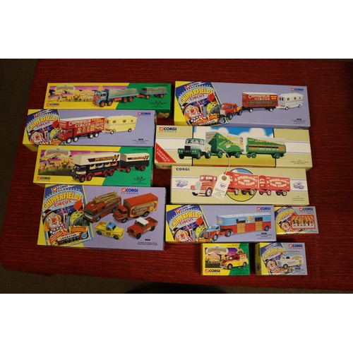 327 - 10 Corgi Classics Circus. Including Chipperfields: 4-Vehicle set. Foden Closed Pole Truck with Carav... 