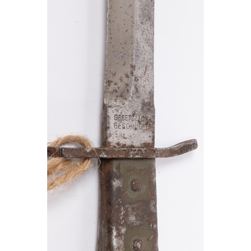 186 - A WWI trench knife bayonet, 6