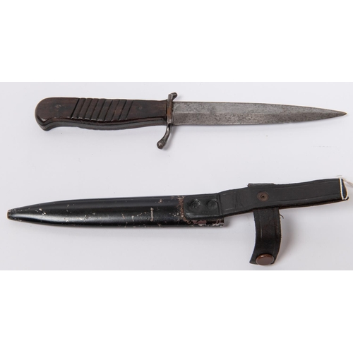 196 - A WWI German trench dagger, Nahkampfmesser, blade 5½