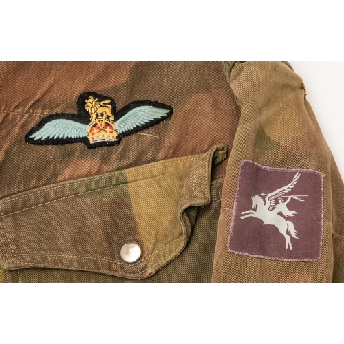 270 - A scarce WWII Airborne Troops Dennison smock, camouflage with half zip and crotch gussett strap, Peg... 