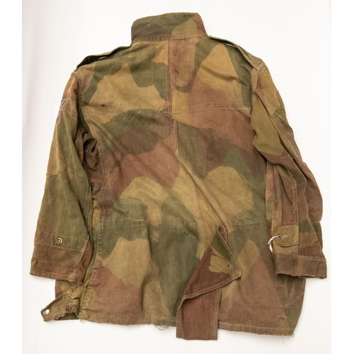 270 - A scarce WWII Airborne Troops Dennison smock, camouflage with half zip and crotch gussett strap, Peg... 