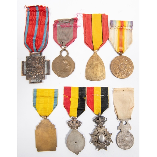 65 - Belgium: Croix de Feu, Queen Elisabeth Medal,  War Medal 1914-18, Victory medal with palm, Colonial ... 