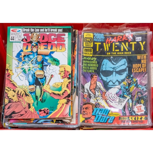 160 - A quantity of mainly modern issue comic books by various companies, DC, Epic comics, Quality comics,... 