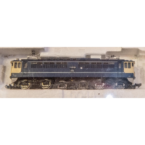 20 - 4 Japanese produced 'N' gauge Locomotives. 3x Tomix: 2148 J.R. Electric Locomotive EF81 (Rsinbow). A... 