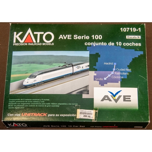 24 - A KATO 'N 'gauge Train Pack. (10719-1). An AVE Serie 100 10 car high-speed train comprising 2 power ... 