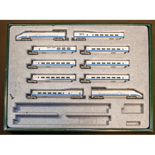 25 - A KATO 'N' gauge Train Pack. (10719-2). A Euromed Serie 101 10-car High-Speed Train. Comprising 2 po... 