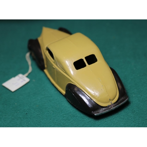 270 - Dinky Toys Lincoln Zephyr (39cu). A U.S. export issue in tan with dark brown wings, ridged tan wheel... 