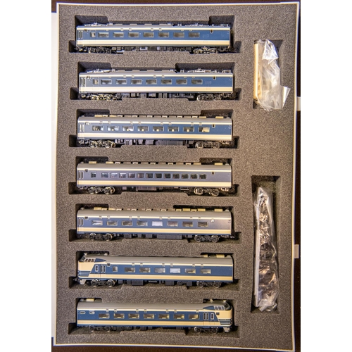 45 - A Tomix 'N' gauge Train Pack. (92735). J.N.R. Ltd. Express Series 583 'Kuhane 583'. Comprising 2 Pow... 