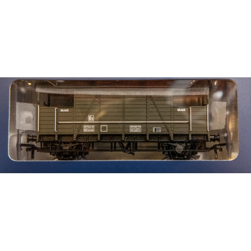 9 - 5x Bachmann Branch-Line Model Railways Wagons. 2x 35T  AL Ex Bulk Grain Wagon both in BRT Blue, both... 