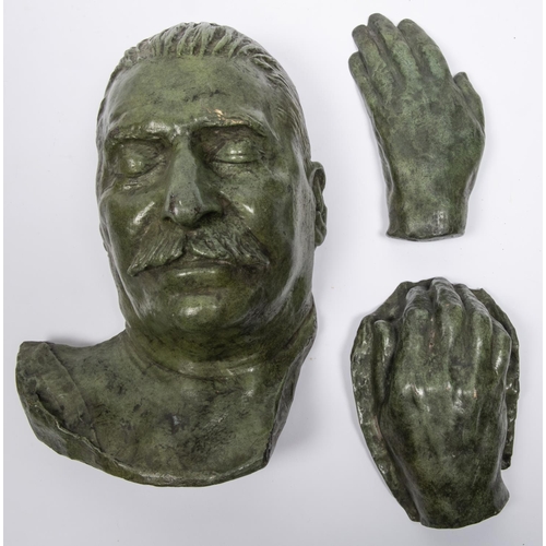 106 - A bronze death mask of Stalin, 13