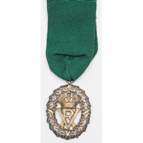 85 - Volunteer Officer's Decoration, Victorian issue with 