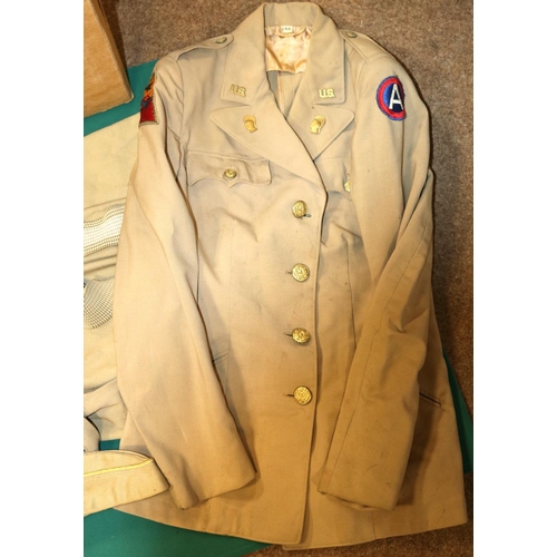 379 - A WWII US Womans' Army Corps summer uniform, comprising forage cap with badge, jacket with 4th Armou... 