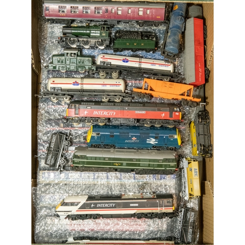 137 - A quantity of 'OO' gauge Locomotives and Rolling Stock. Items by Hornby, Lima, Mainline etc. Includi... 