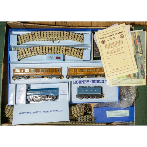 162 - A Hornby Dublo 3-rail EDP1 Passenger Train set. Comprising an LNER Class A4 4-6-2 tender locomotive ... 