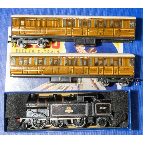 162 - A Hornby Dublo 3-rail EDP1 Passenger Train set. Comprising an LNER Class A4 4-6-2 tender locomotive ... 