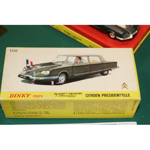 312 - French  Dinky  No.1726, 1435 Citroen Presidentielle in lift off lid picture box. Model is displayed ... 