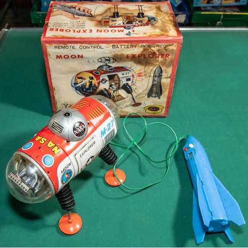 240 - Vintage Tinplate Moon Explorer M-27, Remote controlled space toy. Produced in the 1950s by Yonezawa ... 