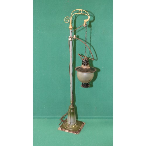 244 - Bing early 1900s Original tinplate and metal electric street lamp post. Has a glass lamp shade, lamp... 