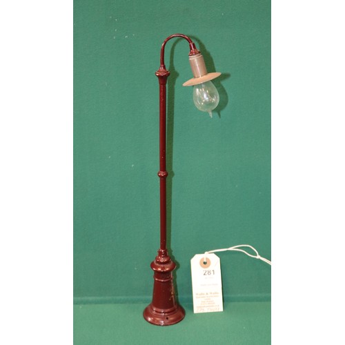 281 - Bing early 20th century cast metal street lamp. Finished in purple with the GBN logo to the lower pa... 